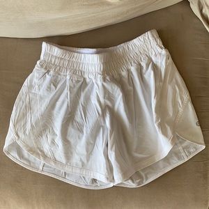 Lululemon Track That Short - 5in Size 6